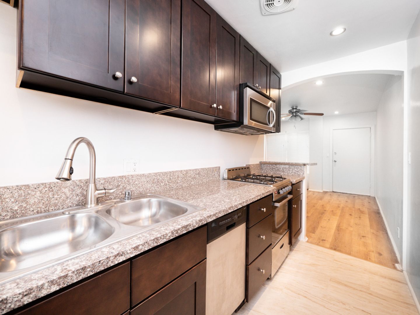 Los Angeles Apartment: 3742 Motor Ave.