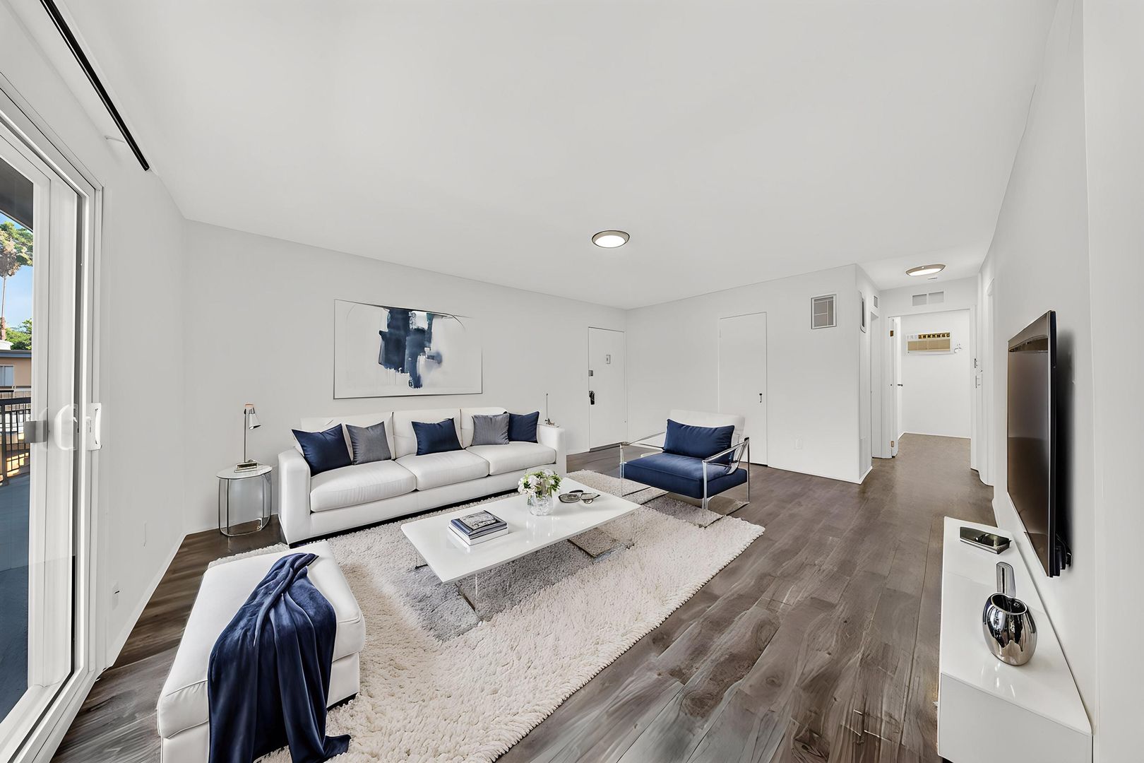 North Hollywood Apartment: 10736 Magnolia Blvd.
