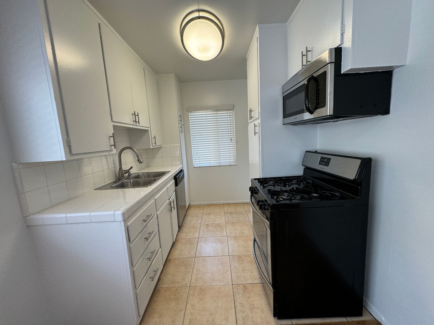 Los Angeles Apartment: 1825 Beloit Ave.