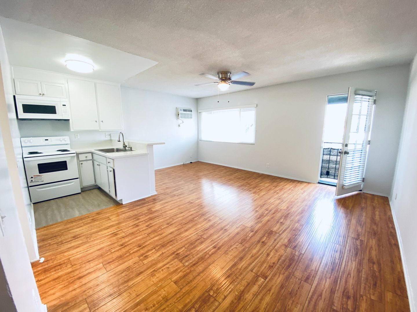 North Hollywood Apartment: 6340 Vineland Ave.