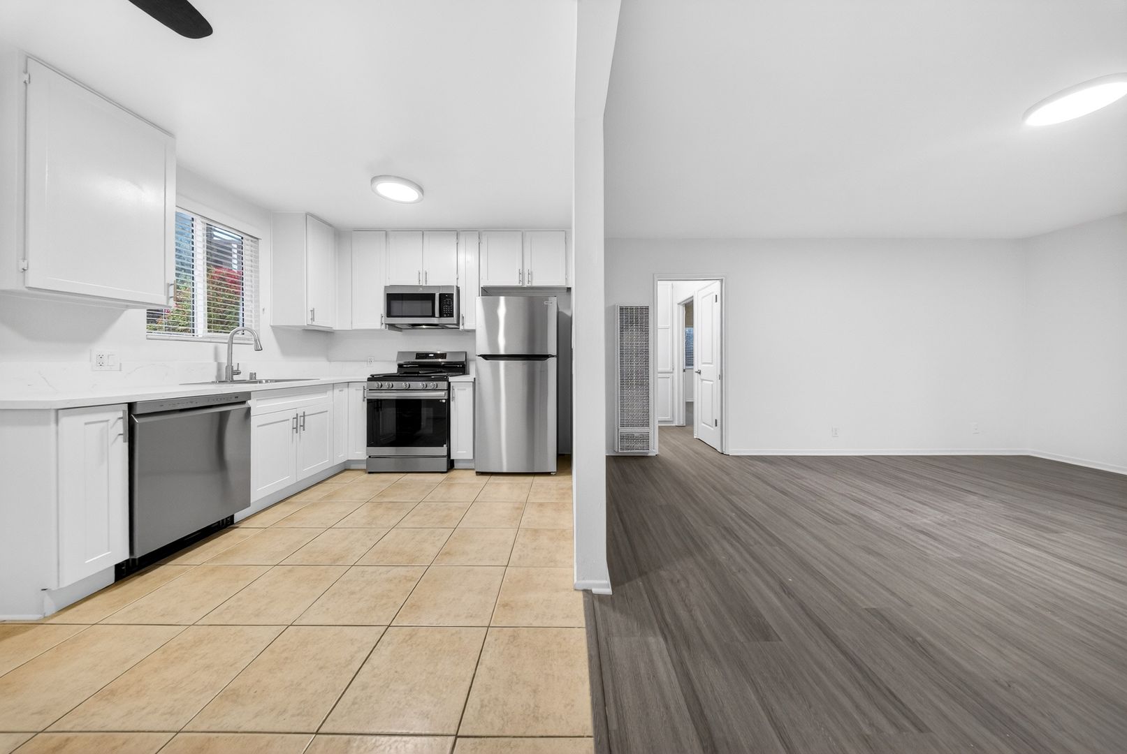 Los Angeles Apartment: 3042 Livonia Ave.