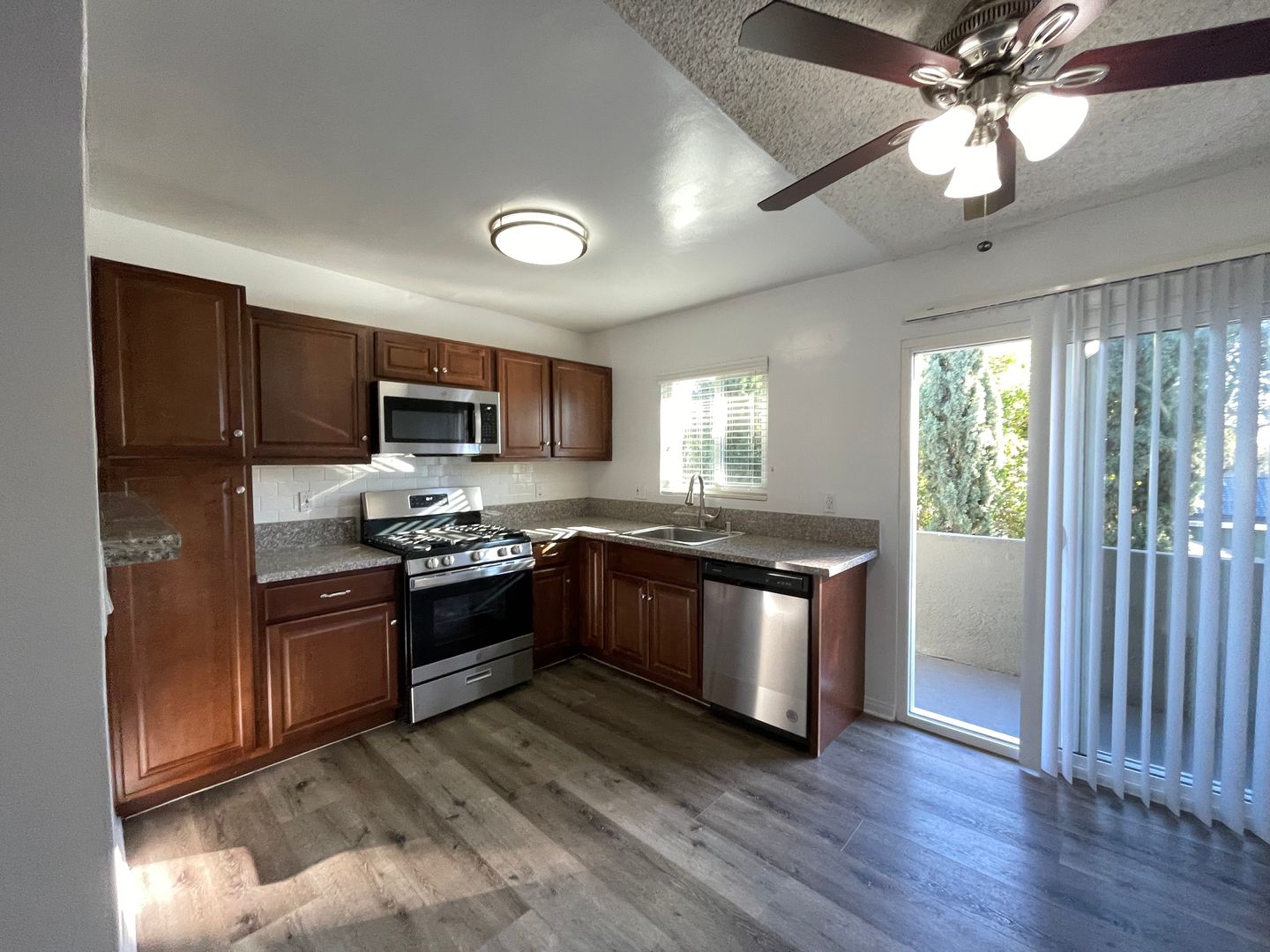 Pasadena Apartment: 271 Parke St.