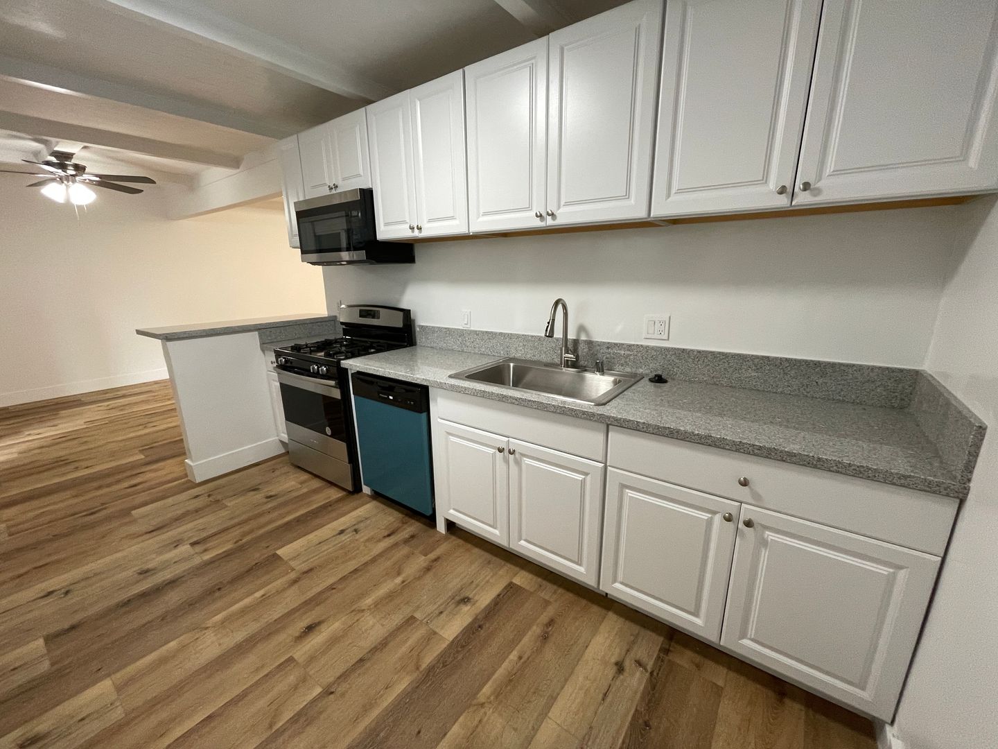 Van Nuys Apartment: 14410 Valerio St.
