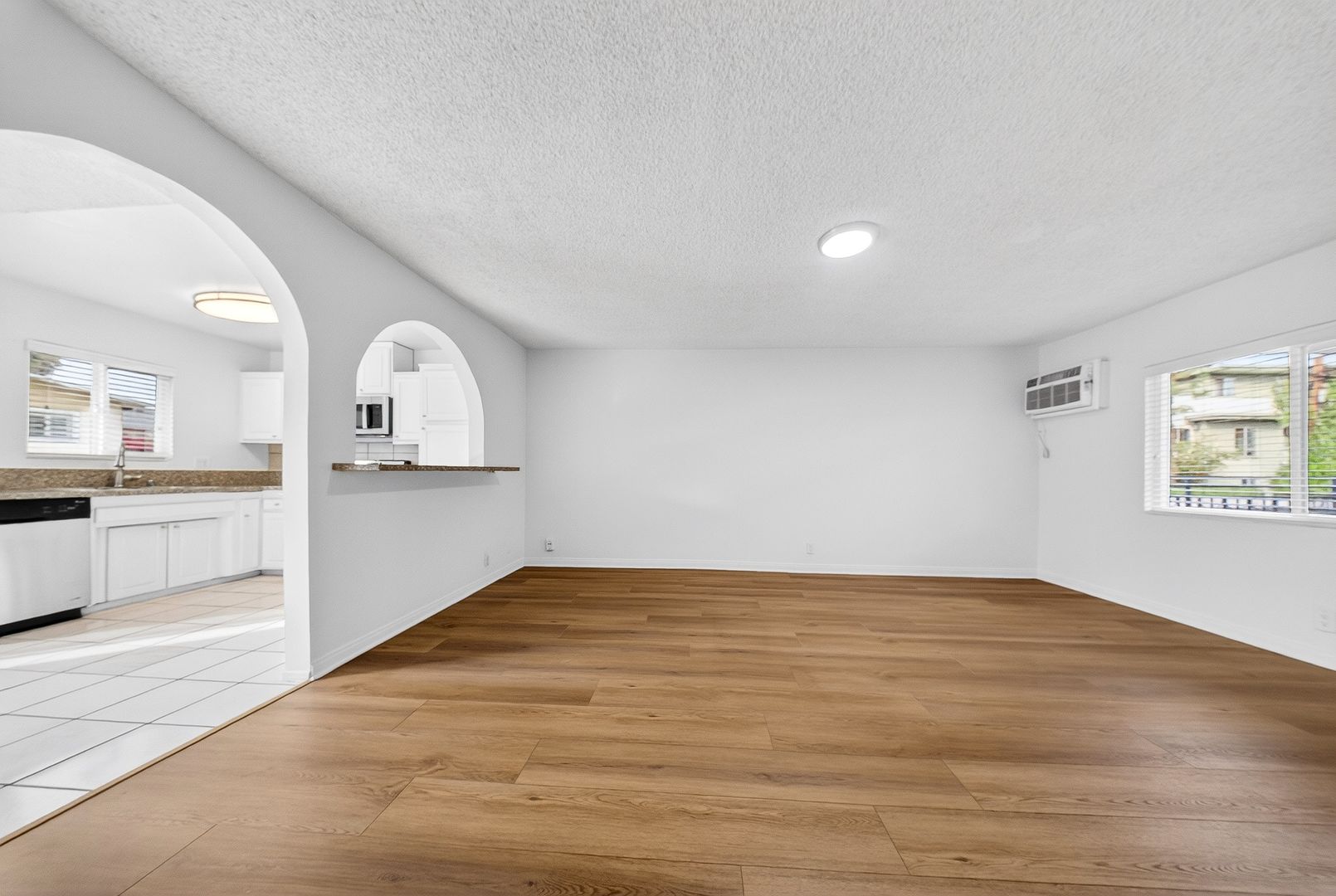 Pasadena Apartment: 271 Parke St.