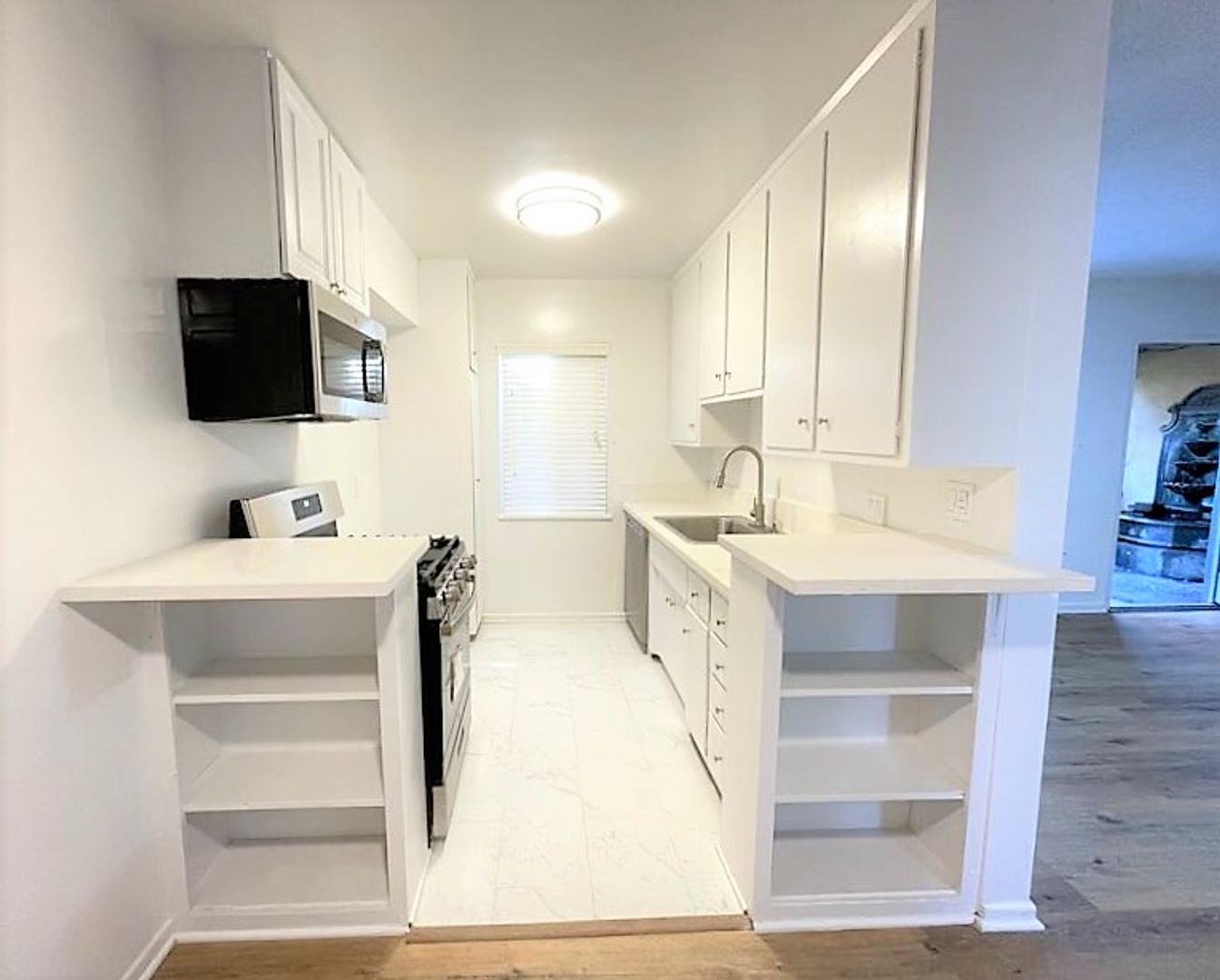 Santa Monica Apartment: 1412 W. 17th St.