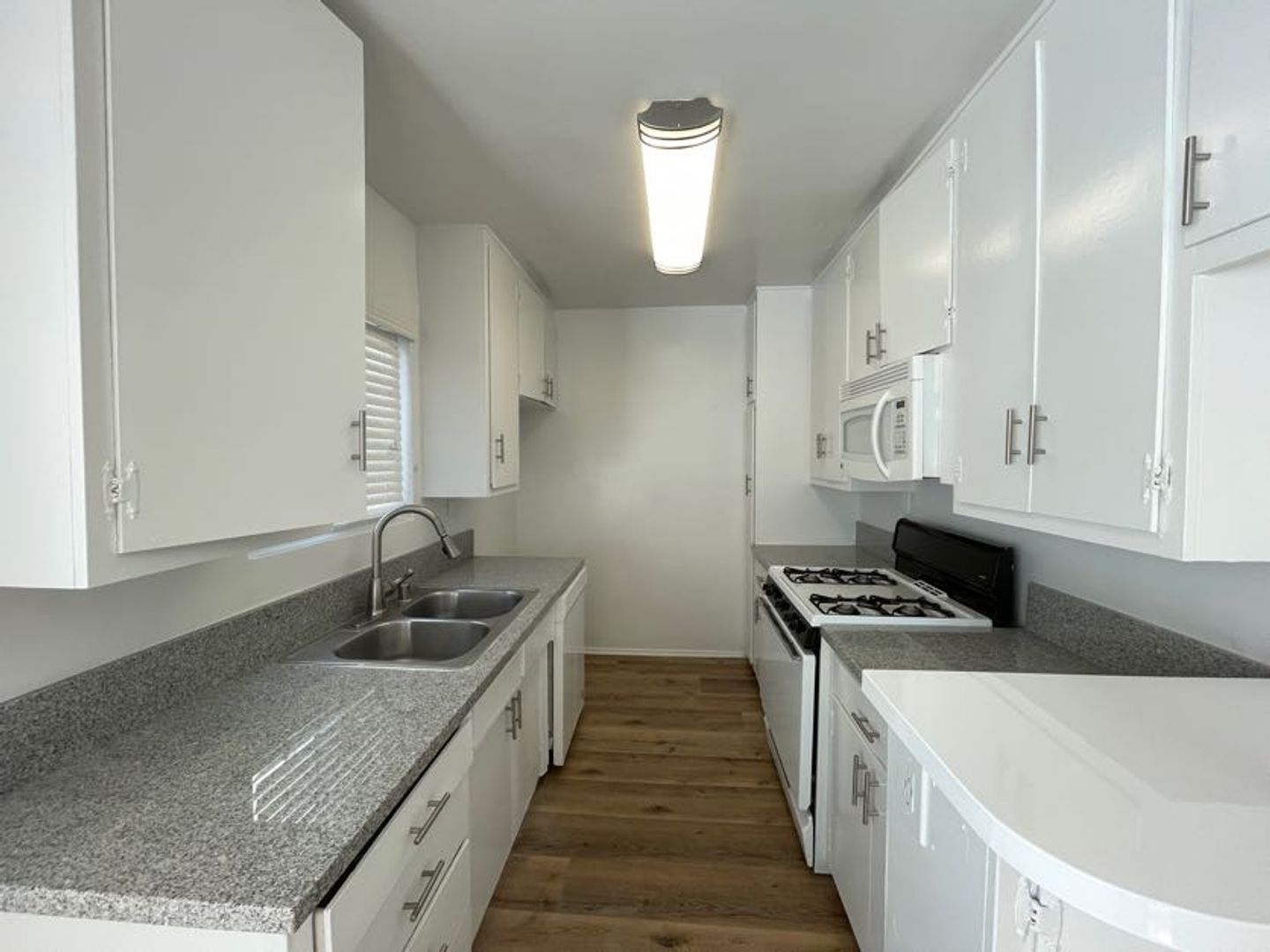 Reseda Apartment: 6632 Darby Ave.