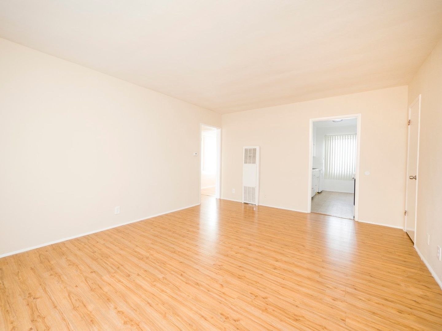 Hollywood Apartment: 6538 Fountain Ave.