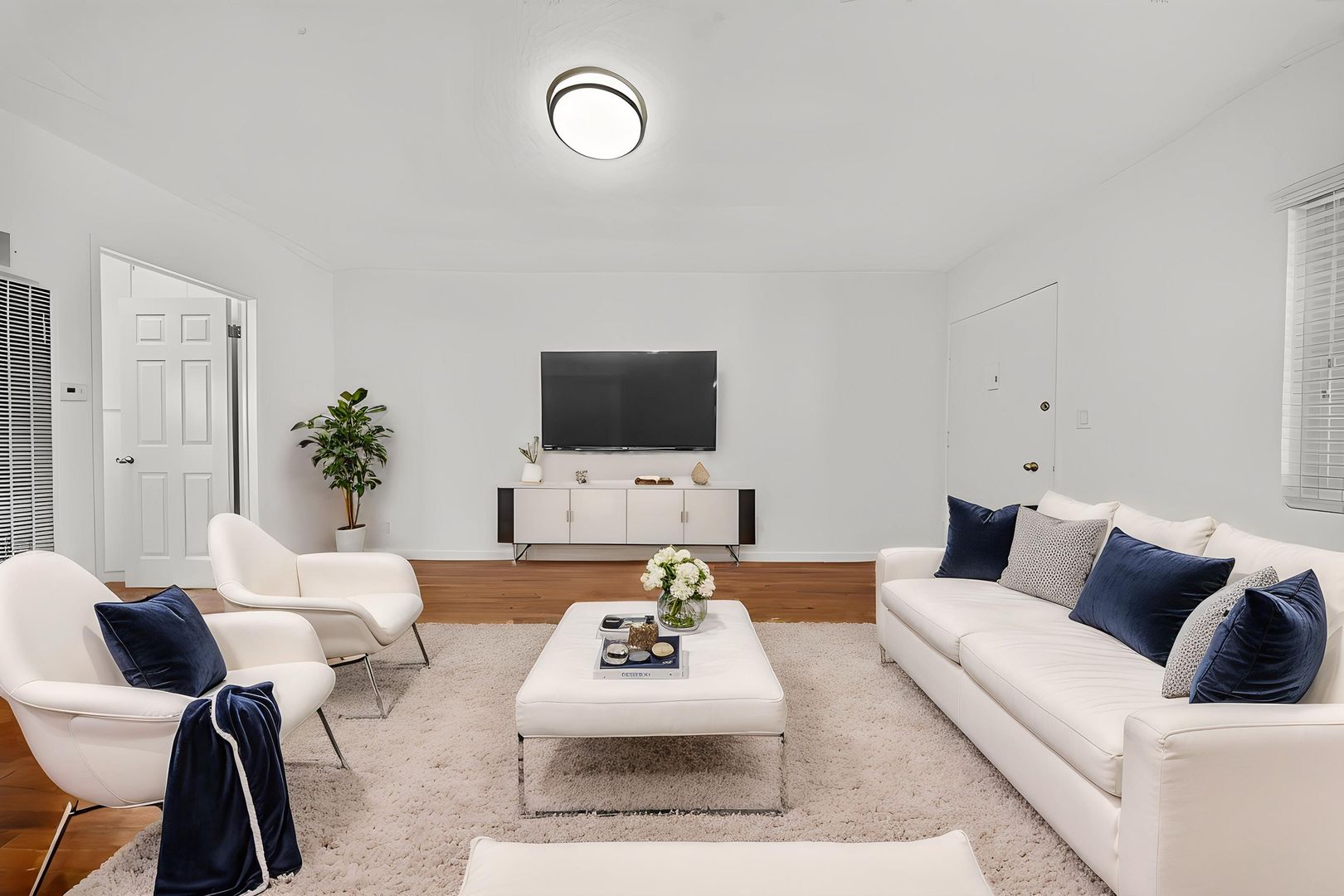 Los Angeles Apartment: 11330 Ohio Ave.