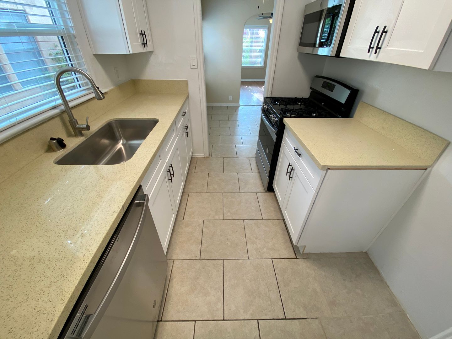 Los Angeles Apartment: 5225 Delongpre Ave.
