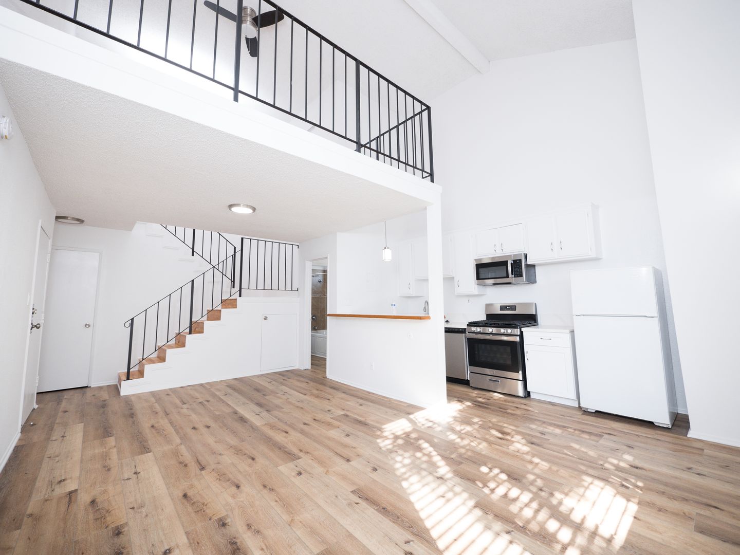 North Hollywood Apartment: 5708 Tujunga Ave.