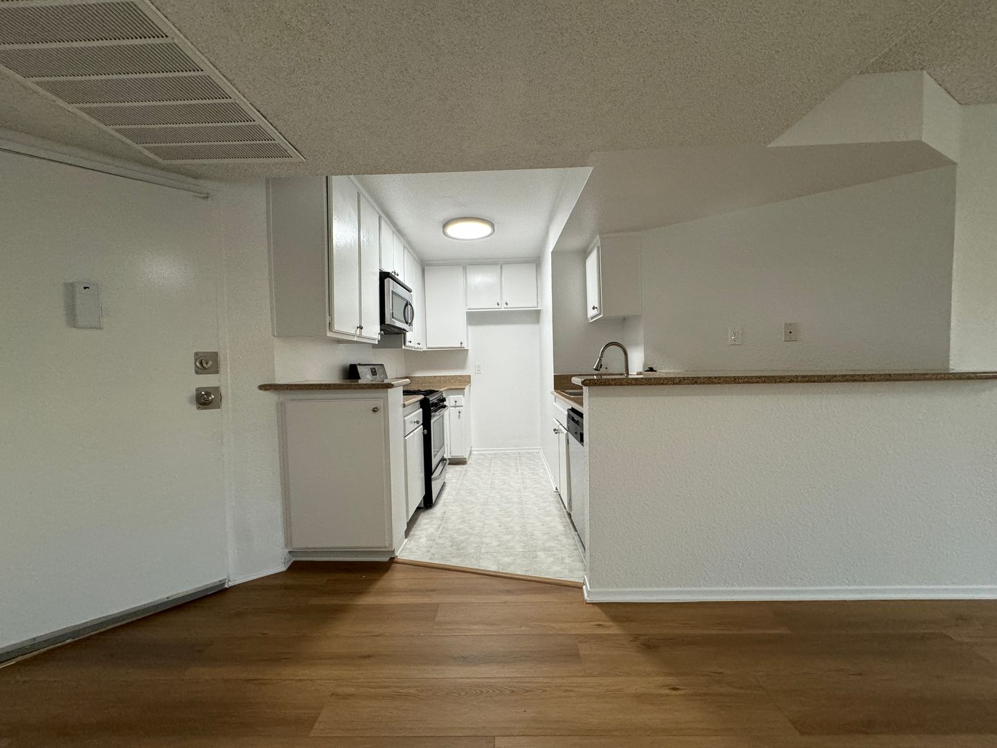 North Hollywood Apartment: 5050 Klump Ave.