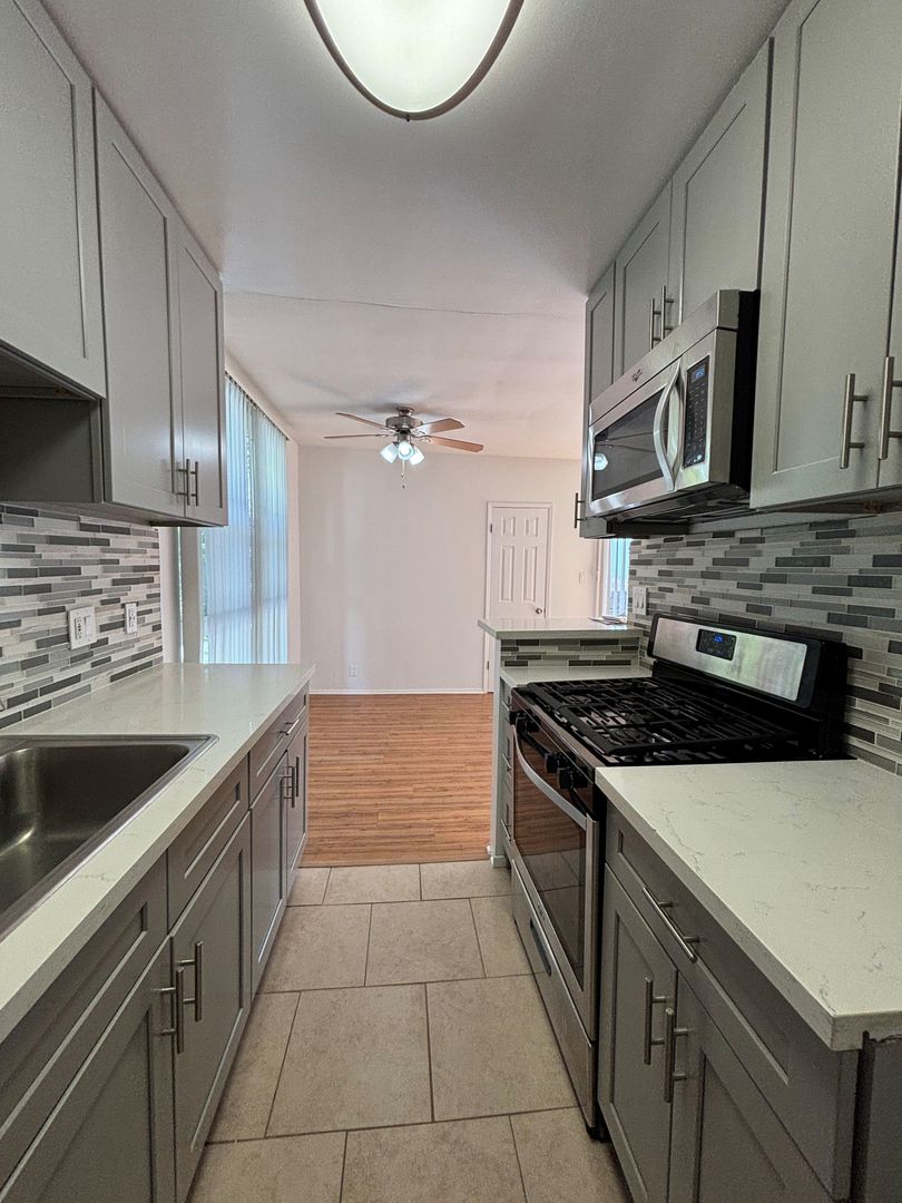 West Hollywood Apartment: 9030 Harratt St.