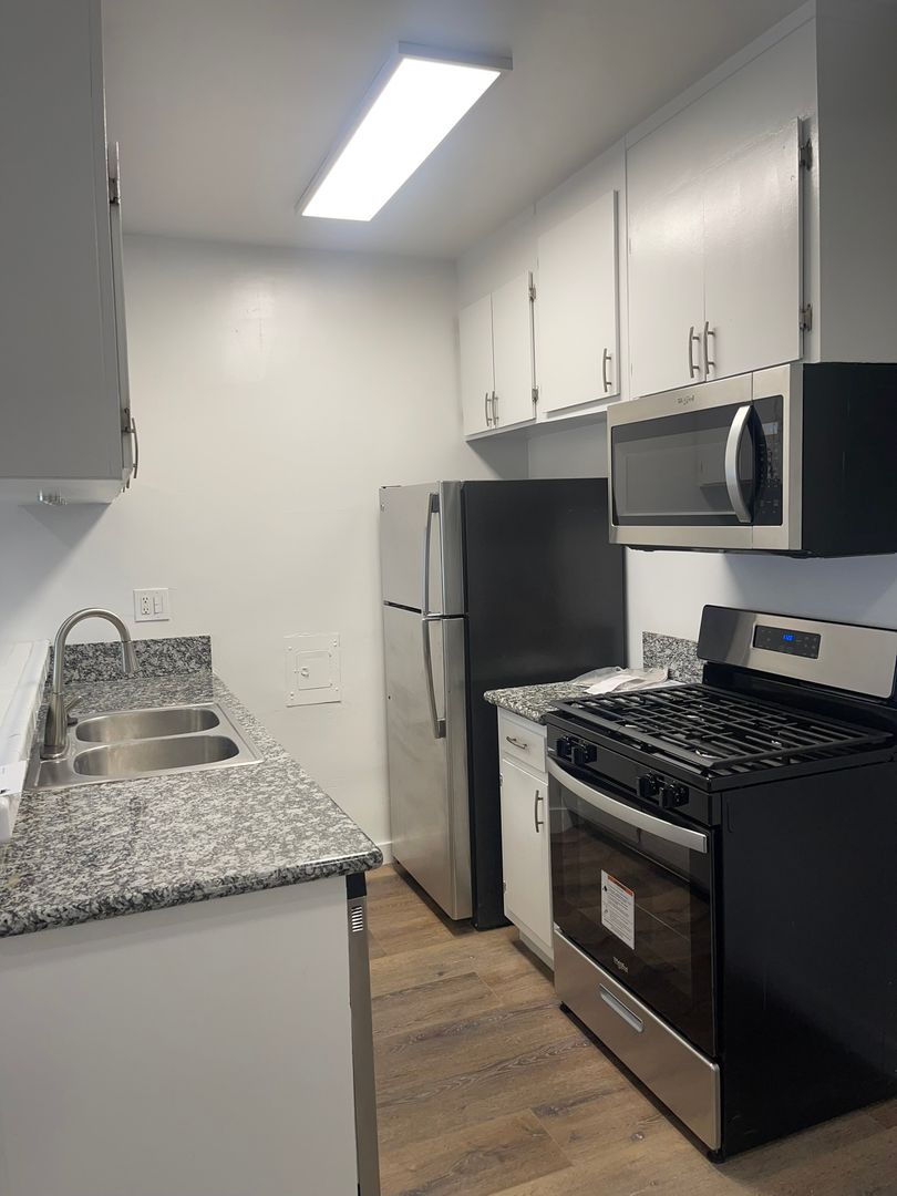 Los Angeles Apartment: 1645 N. Winona Blvd.