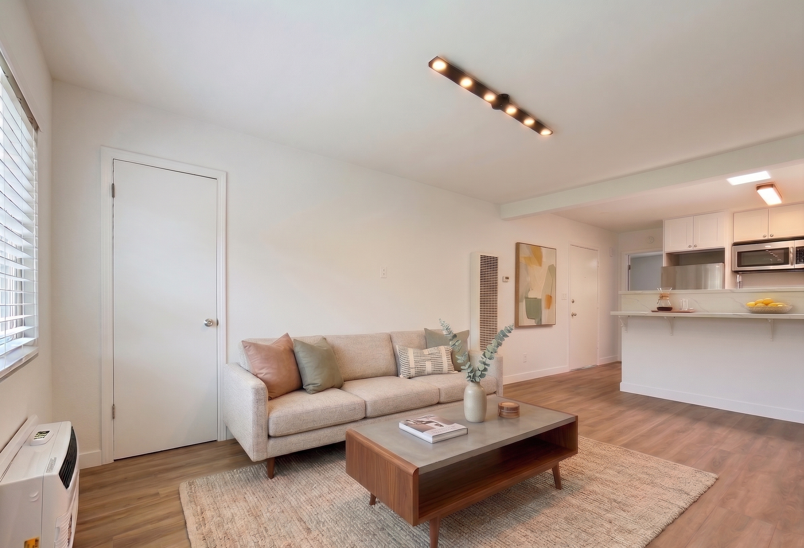 Los Angeles Apartment: 1825 Beloit Ave.