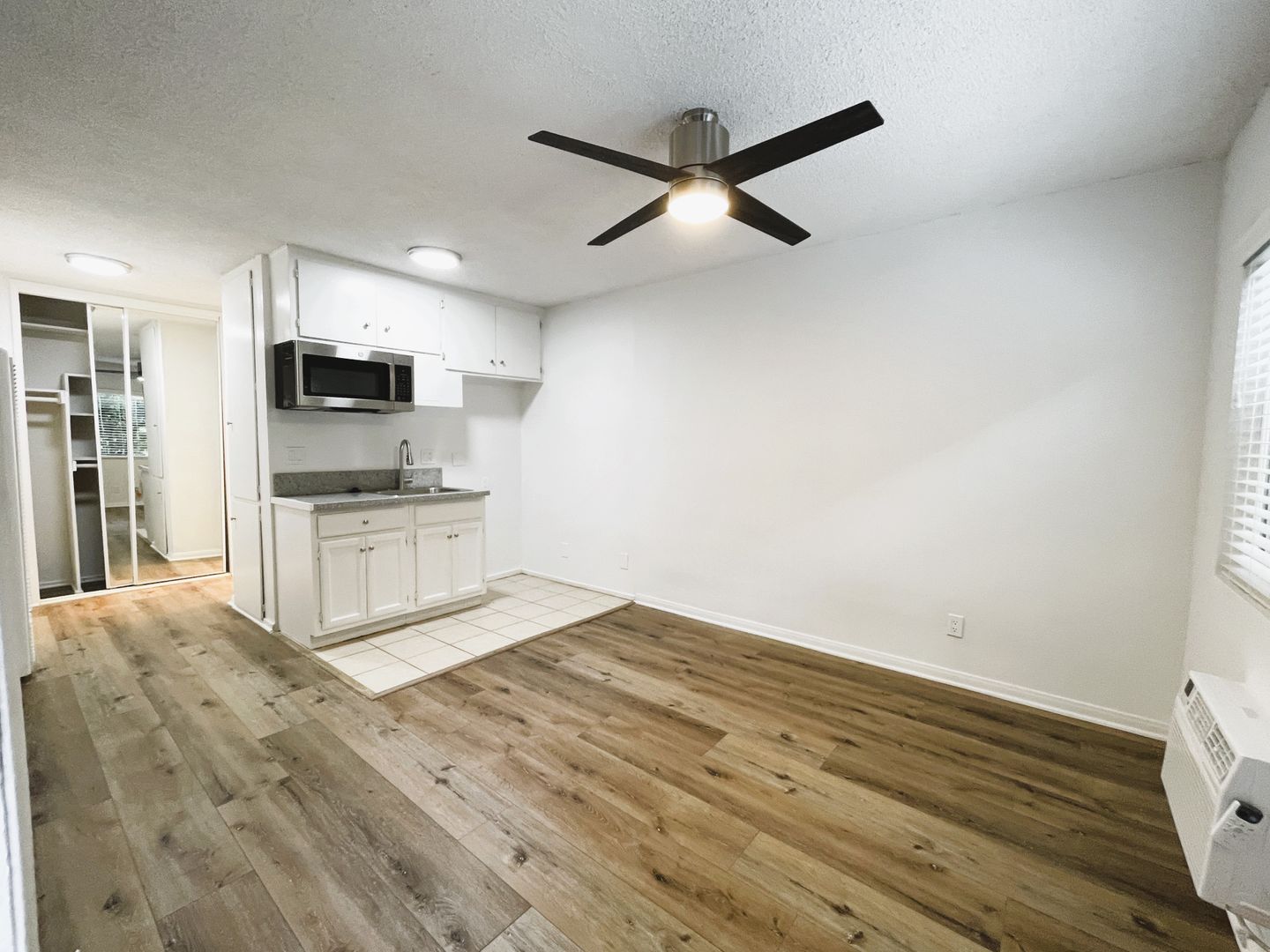 Los Angeles Apartment: 1825 Beloit Ave.