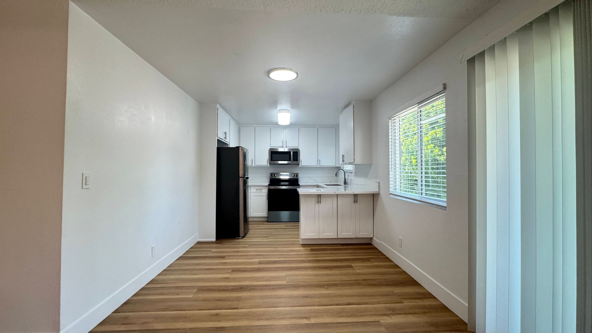 Winnetka Apartment: 20317 Saticoy St.