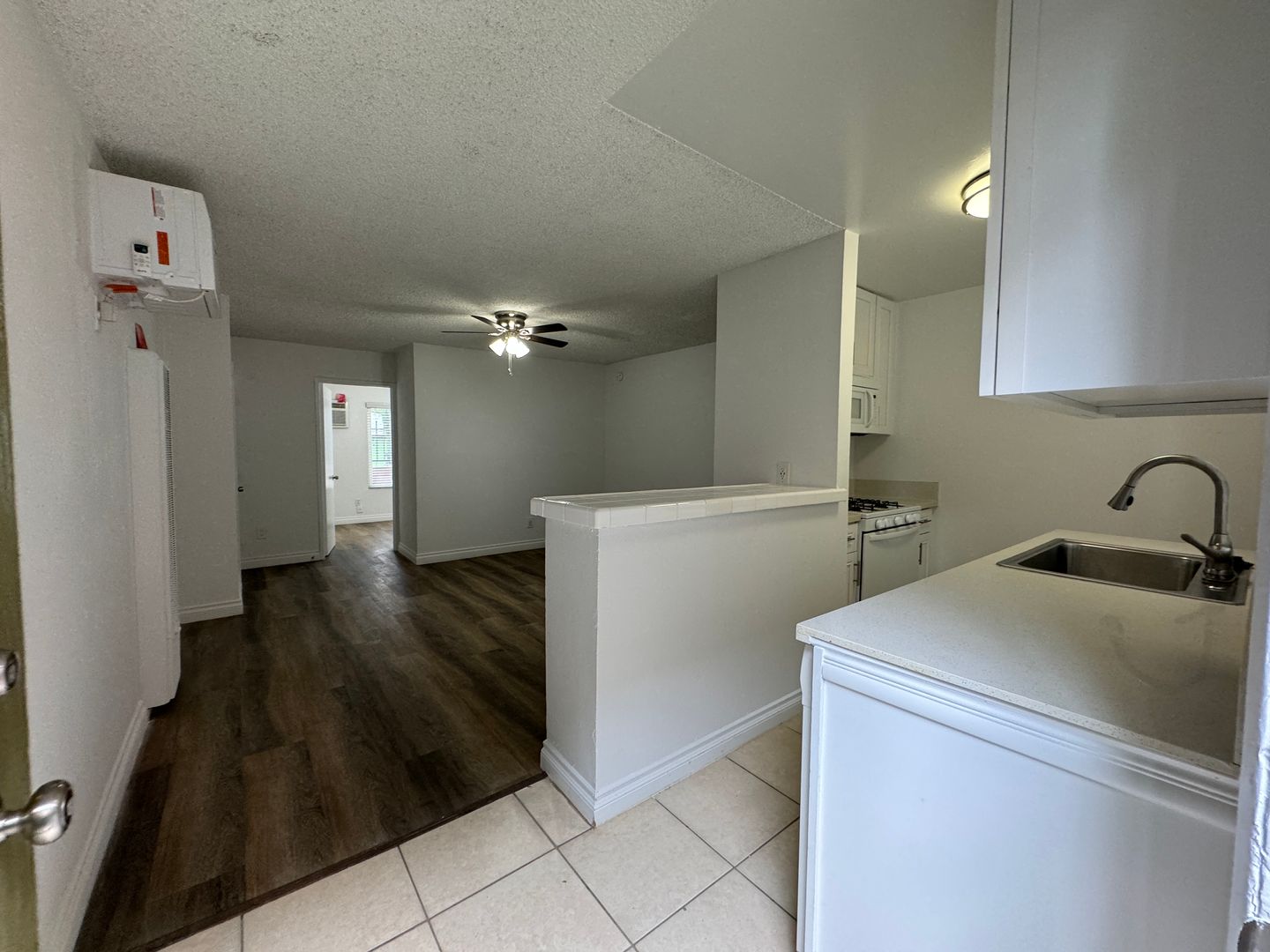 North Hollywood Apartment: 6736 Cleon Ave.