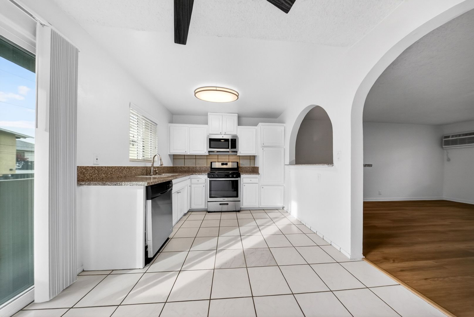 Pasadena Apartment: 271 Parke St.