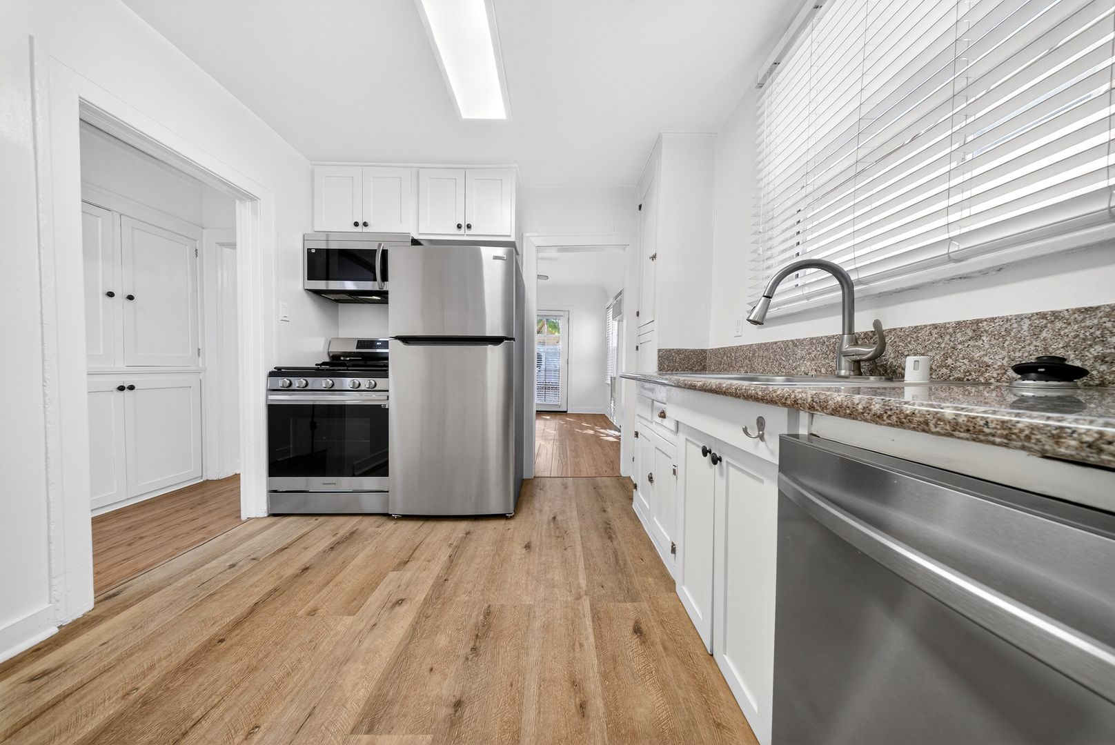 Los Angeles Apartment: 5225 Delongpre Ave.