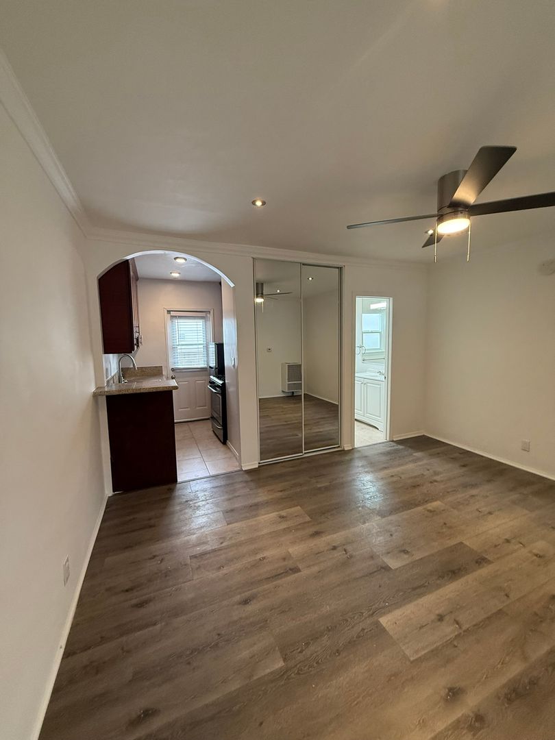 Los Angeles Apartment: 3742 Motor Ave.