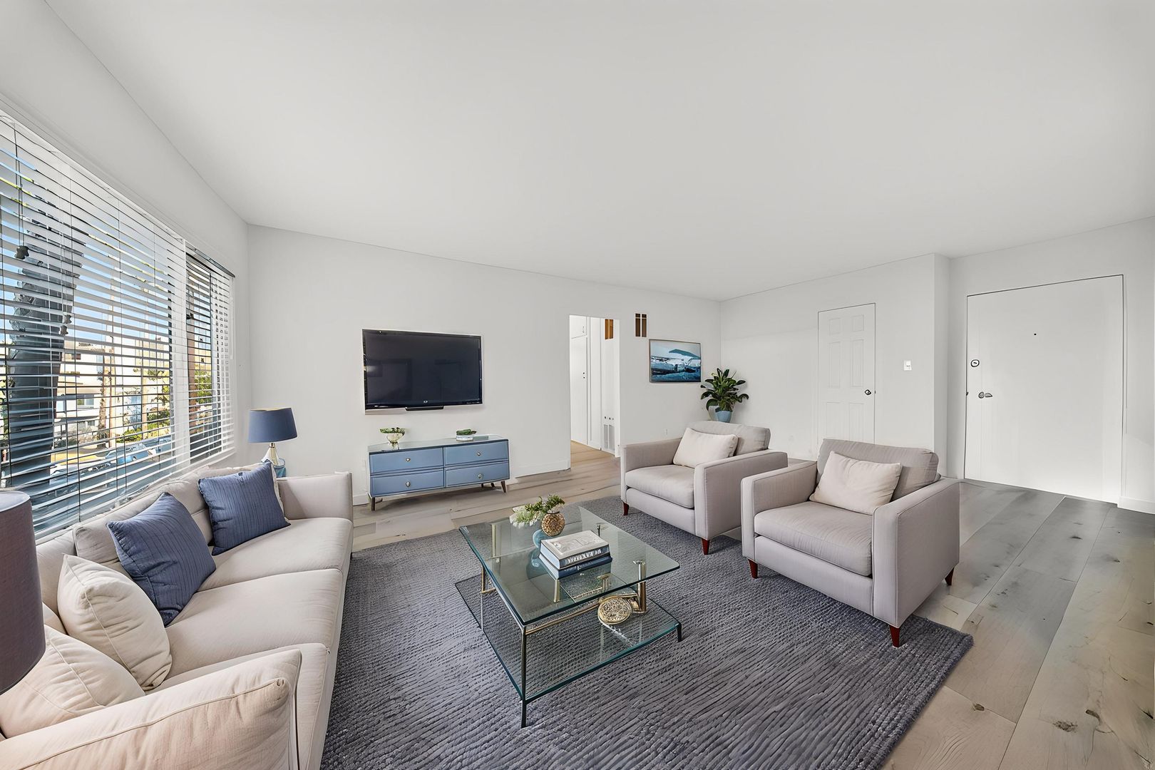 Los Angeles Apartment: 1815 N. Harvard Blvd.