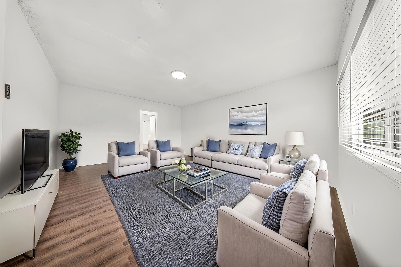 Canoga Park Apartment: 7253-7257  Variel Ave.