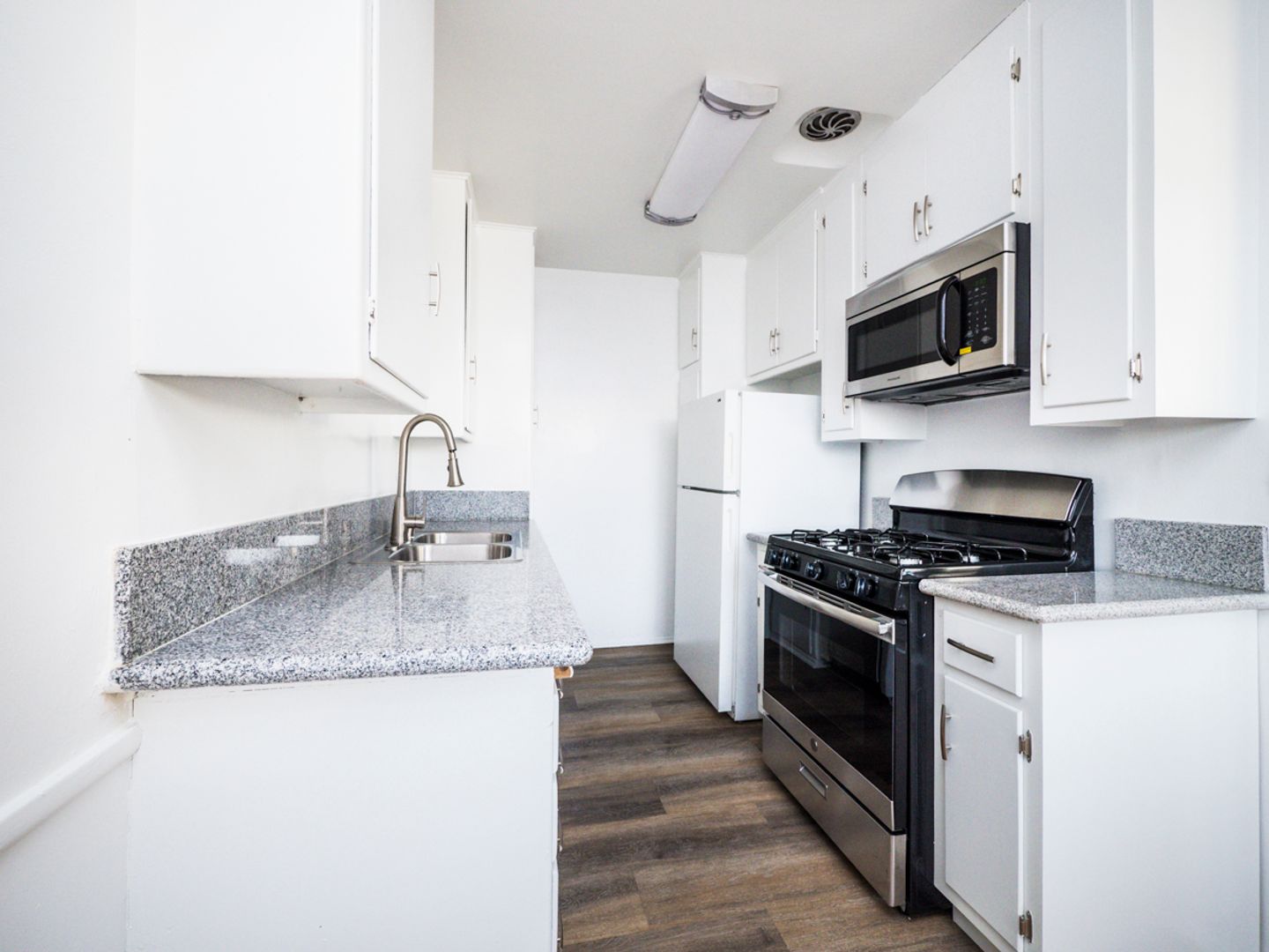Los Angeles Apartment: 6416 Fountain Ave.