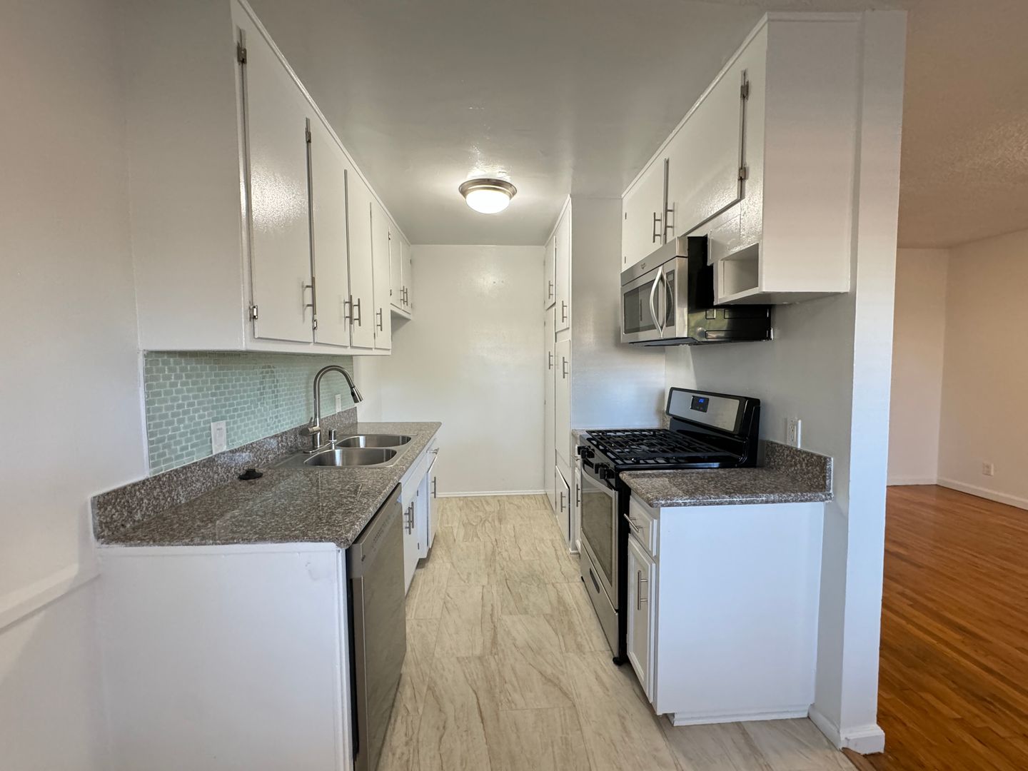 Los Angeles Apartment: 11330 Ohio Ave.