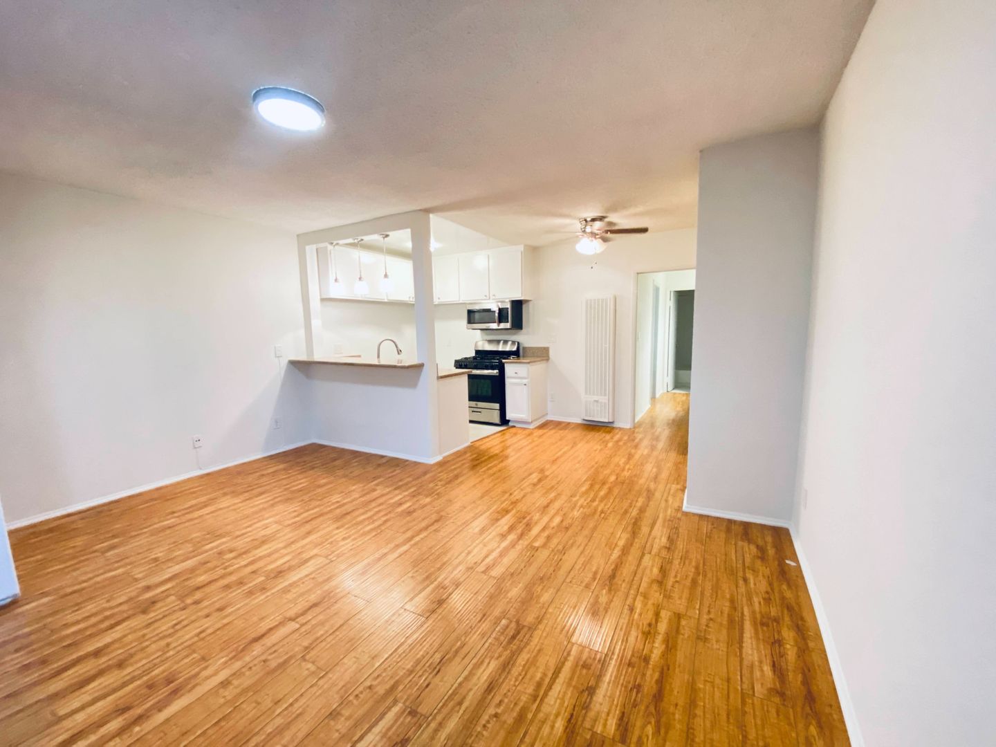 Sherman Oaks Apartment: 14220 Burbank Blvd.