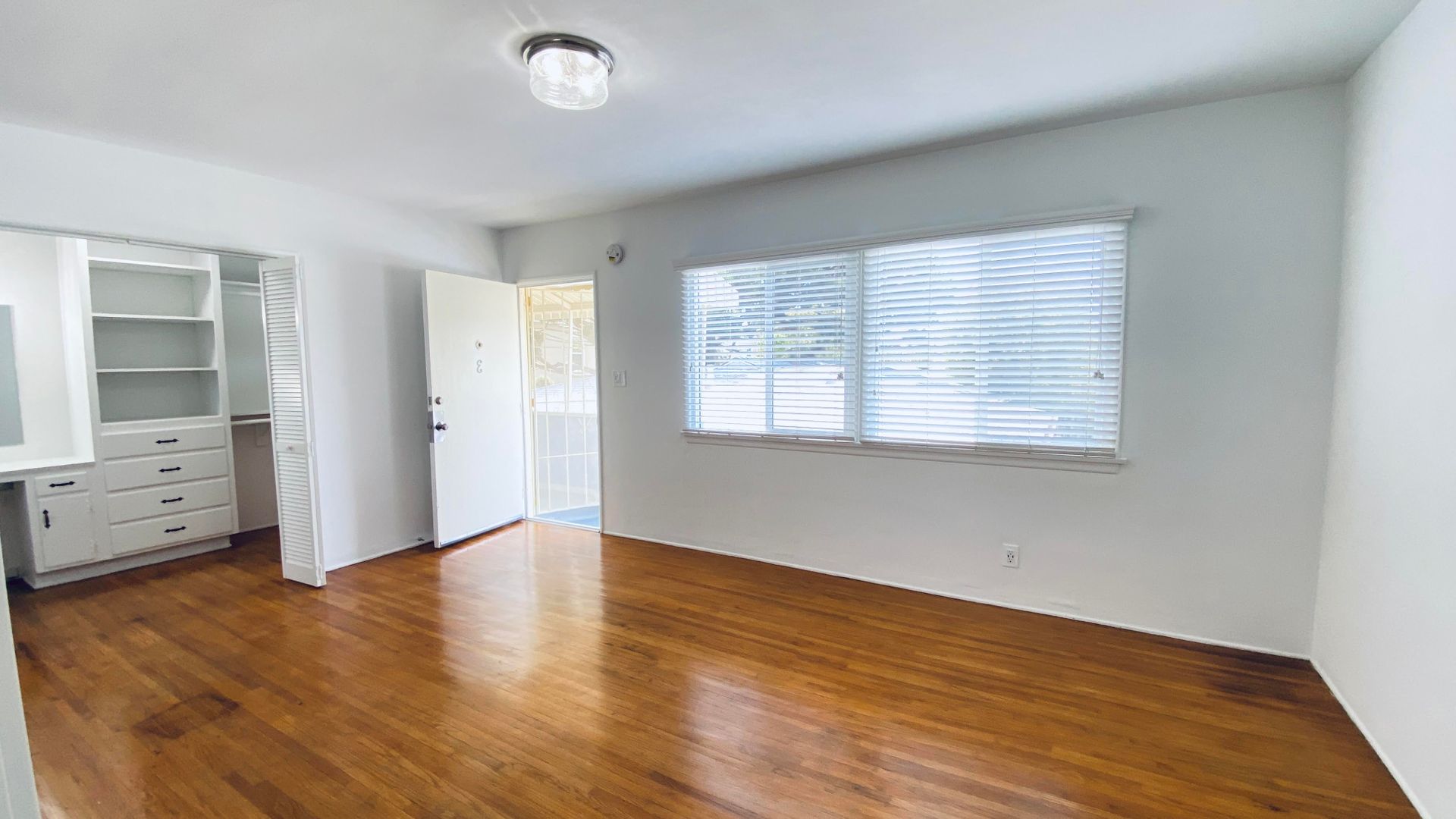 Santa Monica Apartment: 2010-2016 Ocean Park Blvd.