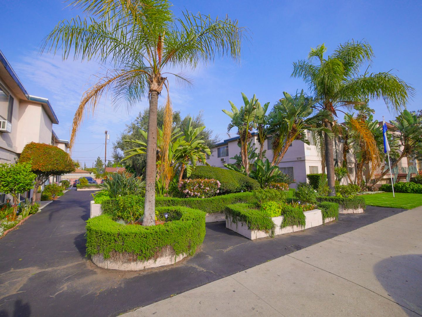 North Hollywood Apartment: 6944-6954 Coldwater Canyon Ave.