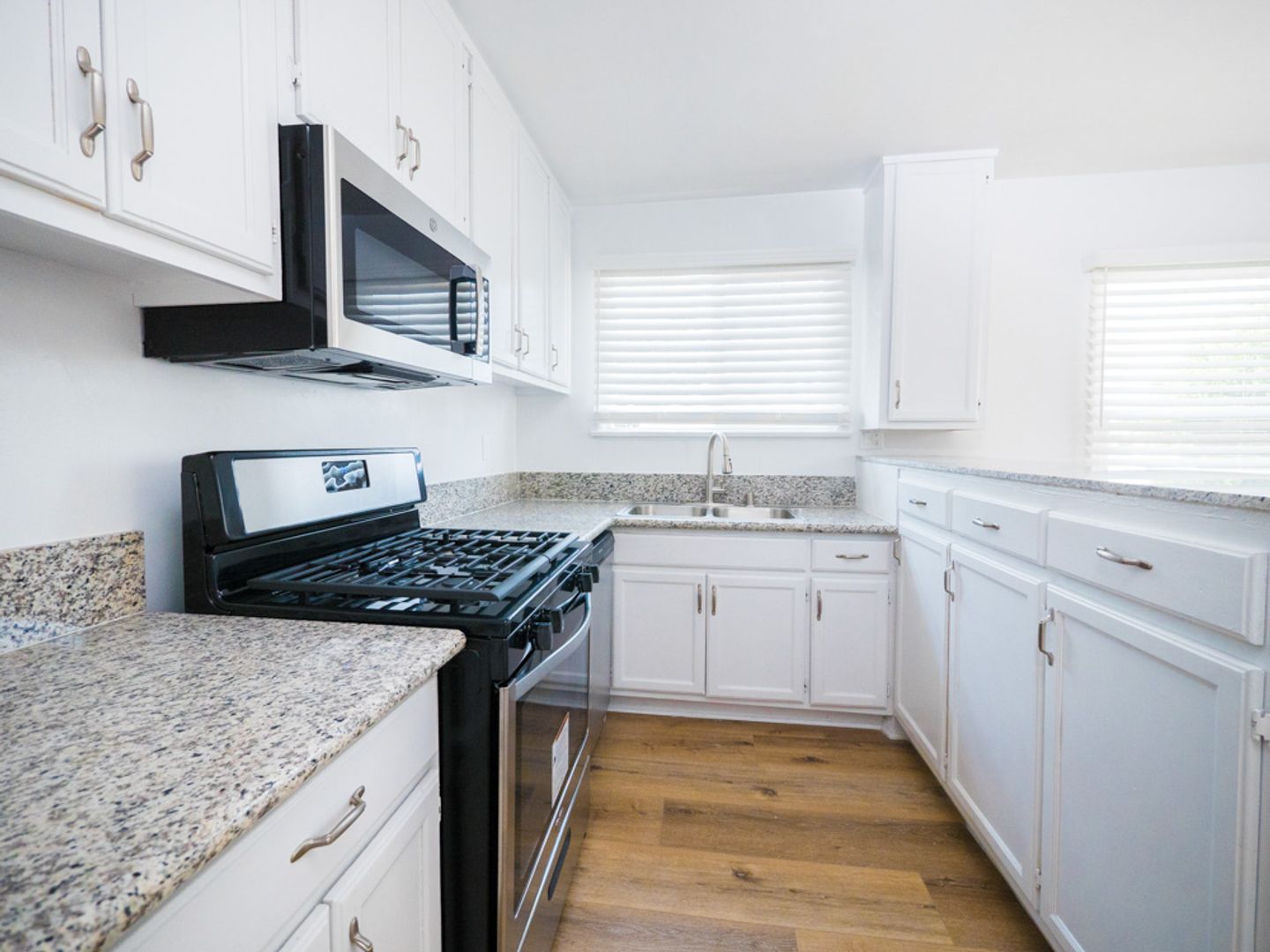 North Hollywood Apartment: 11320 Tiara St.
