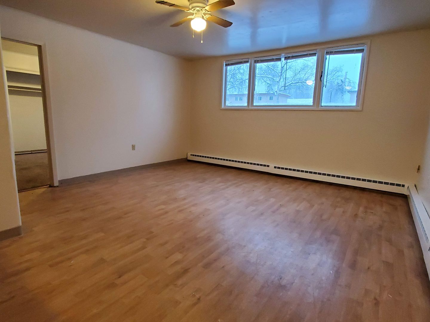 Fairbanks Apartment: 815, 817, 825 17th Ave.