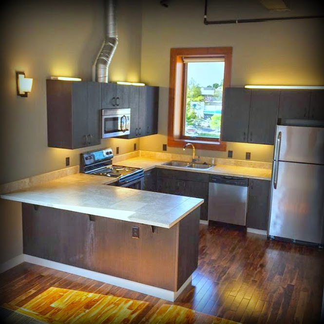 Eugene Apartment: 45 W. Broadway