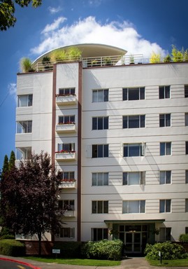 2 weeks free for this Top Floor, One Bedroom! – photo 1