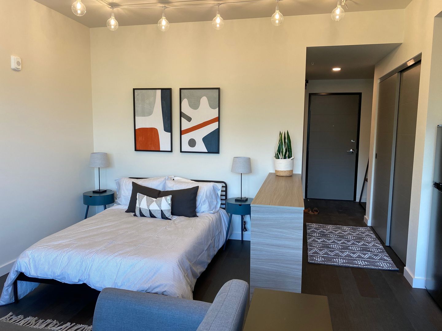 Eugene Apartment: 1030 Ferry St