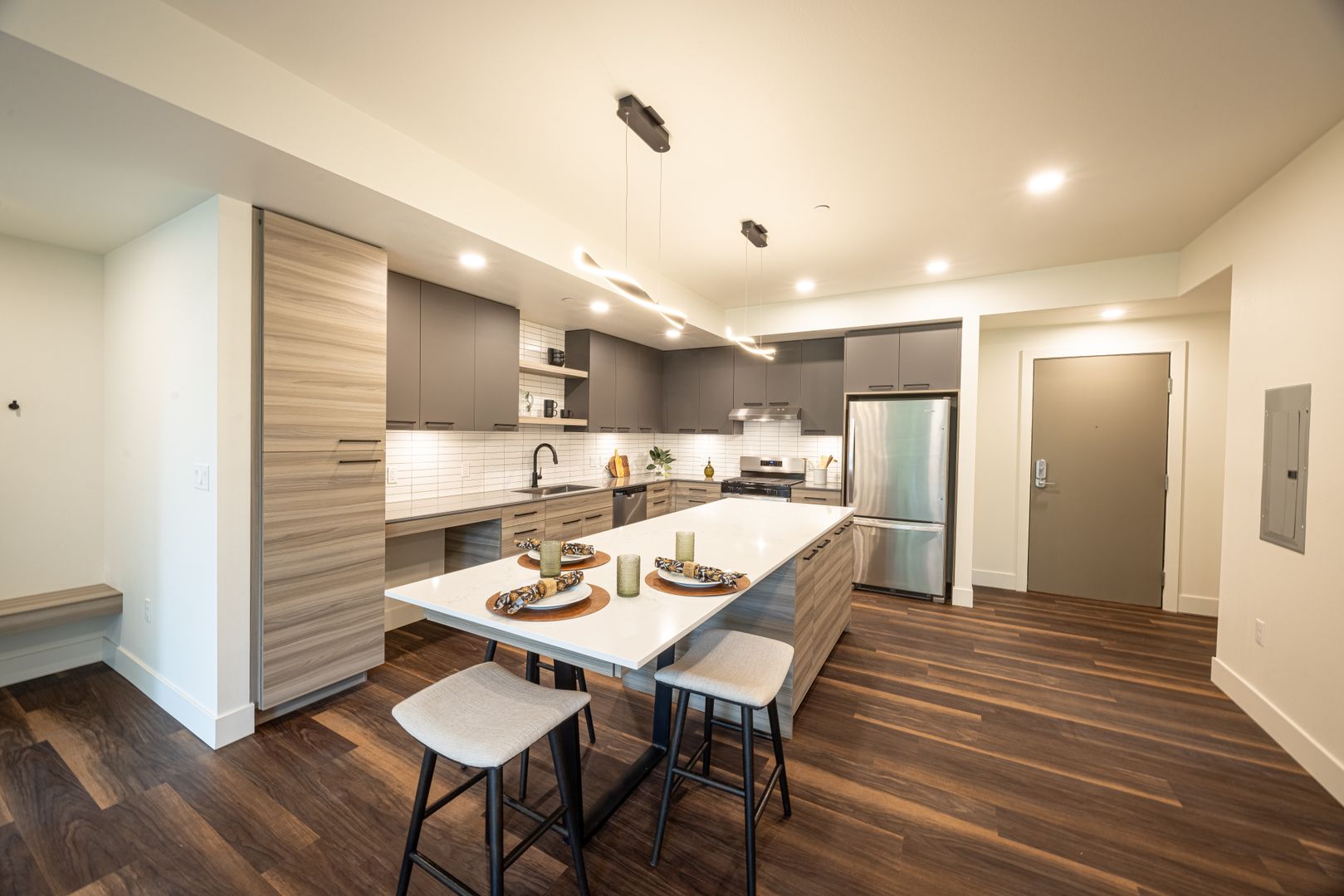 Eugene Apartment: 185 Fairway Loop