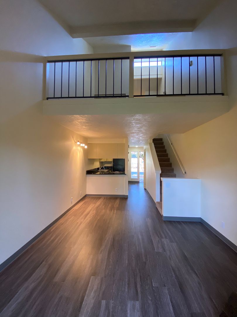 Eugene Apartment: 1800 Cal Young Road