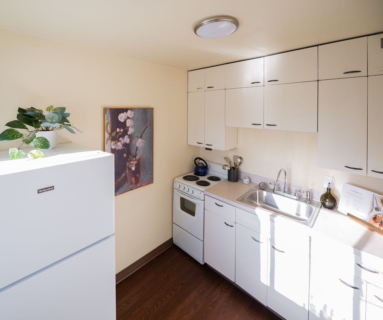 Eugene Apartment: 1040-1050 Ferry St