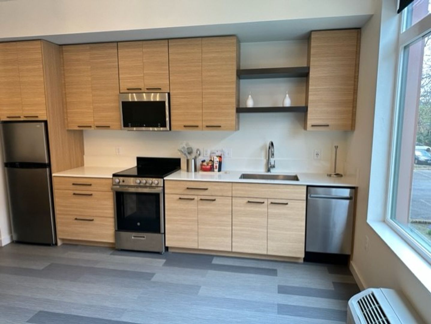 Eugene Apartment: 1030 Ferry St