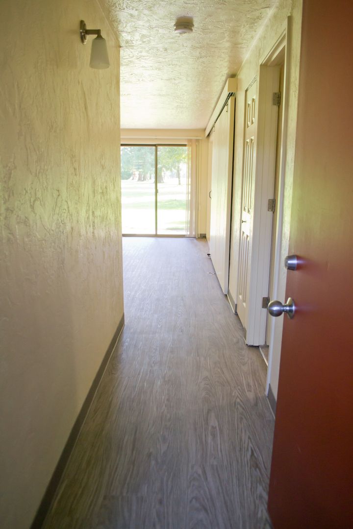 Eugene Apartment: 1800 Cal Young Road