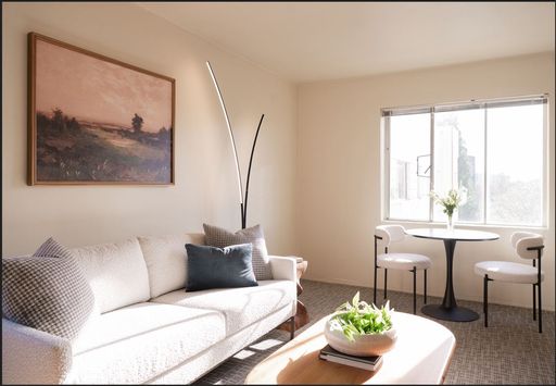 2 Weeks Free Move in Special for this One Bedroom near campus! – photo 1