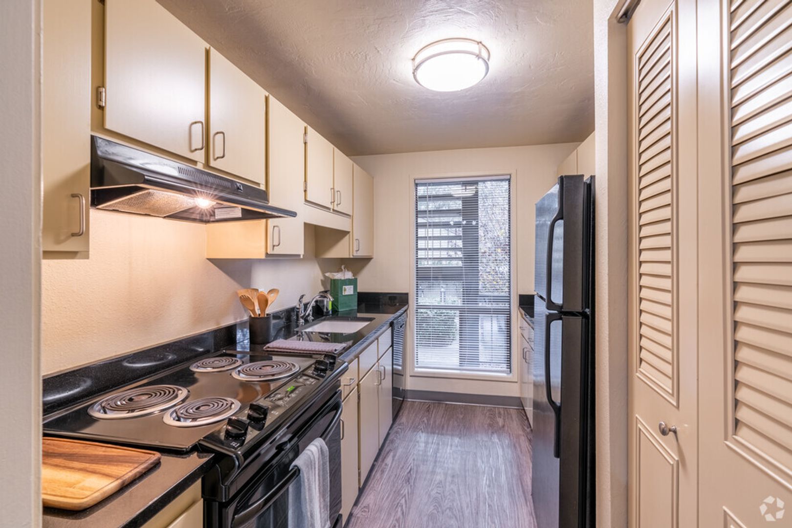 Eugene Apartment: 1800 Cal Young Road