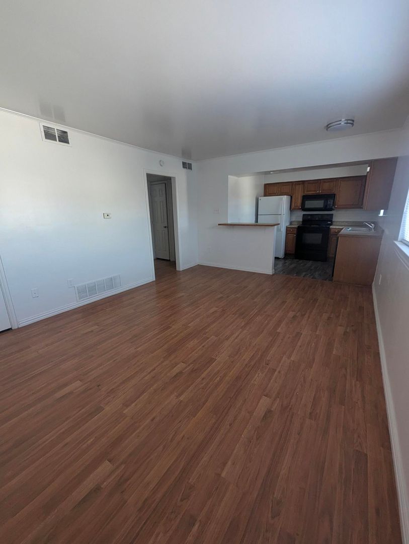Dallas Apartment: 1728 Fitzhugh Ave. # 205