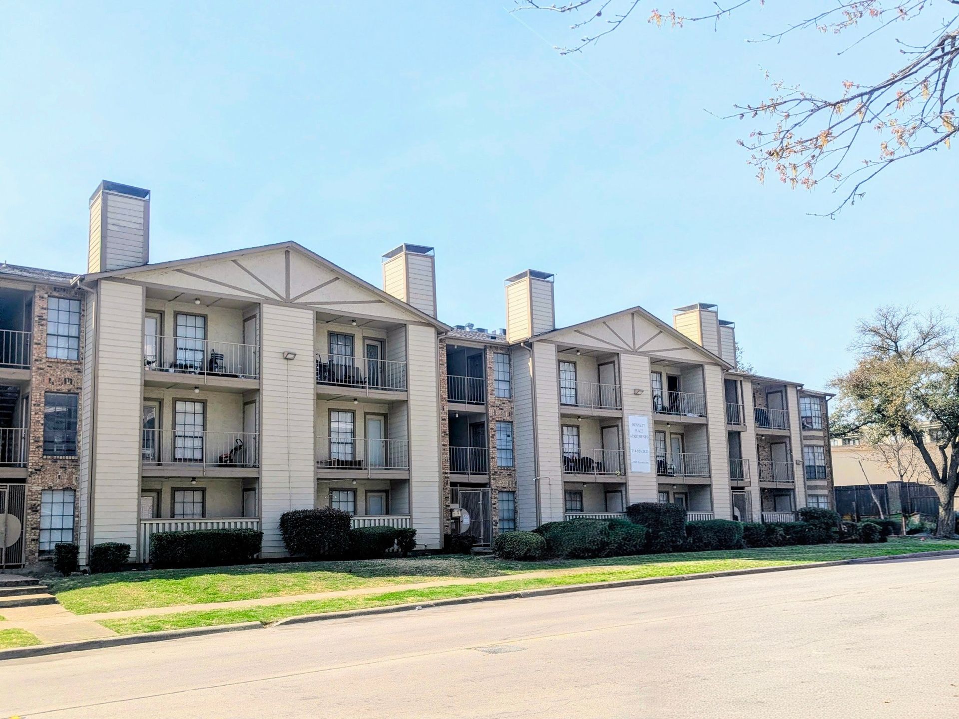 Dallas Apartment: 2223 Bennett Ave.