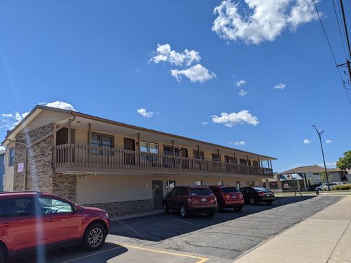 Upper 2 bedroom apartment close to UW-L – photo 1