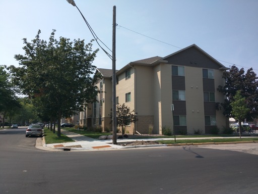 Large 1 BR - Close to Campus - Secure Building With Fiber Internet Included! – photo 1