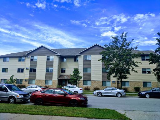 Lots of Space for 2 or 3 Renters - Close to Campus With Fiber Internet Included! – photo 1