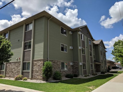 Big 1 Bedroom Close to Campus With Fiber Internet Included! – photo 1