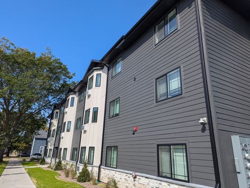 1 Bed 1 Bath Rental at Unit 104, 1125 Pine St, La Crosse, WI – photo 1
